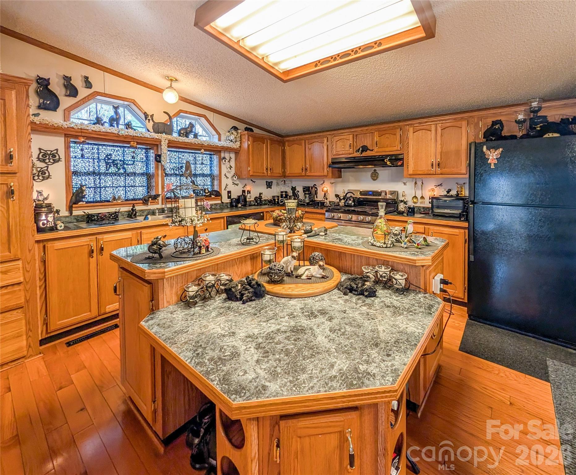 1372 Lickskillet Road Burnsville NC 28714