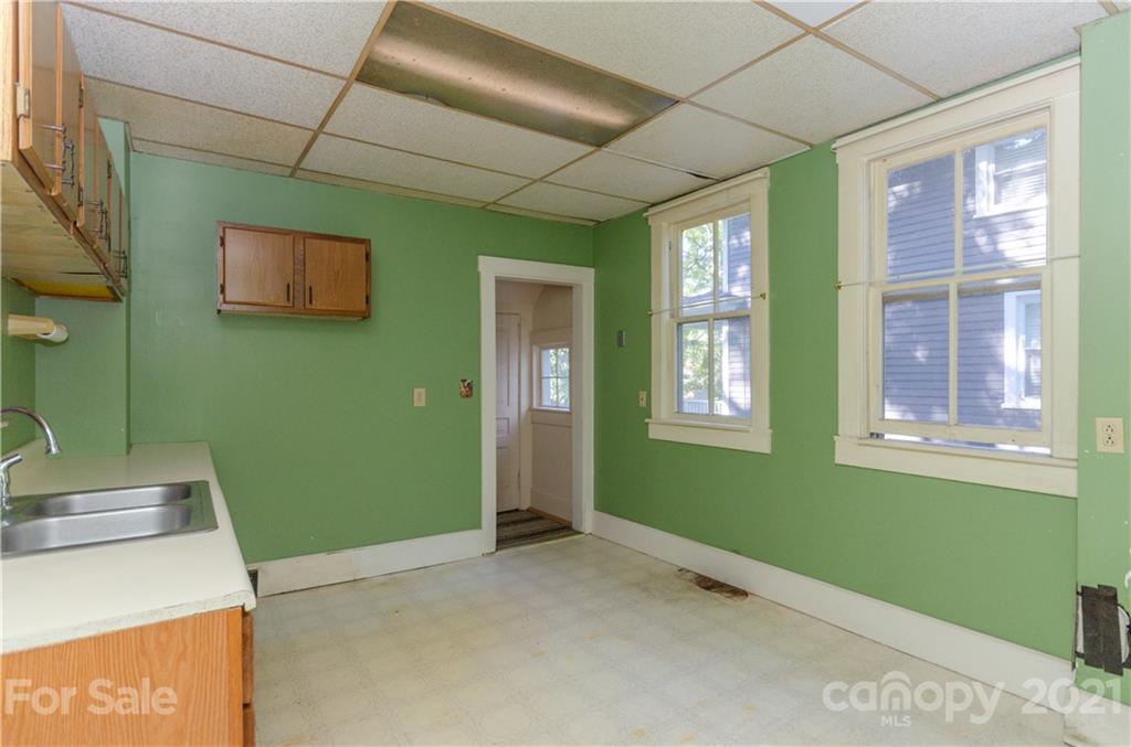 83 Arlington Street Asheville NC 28801