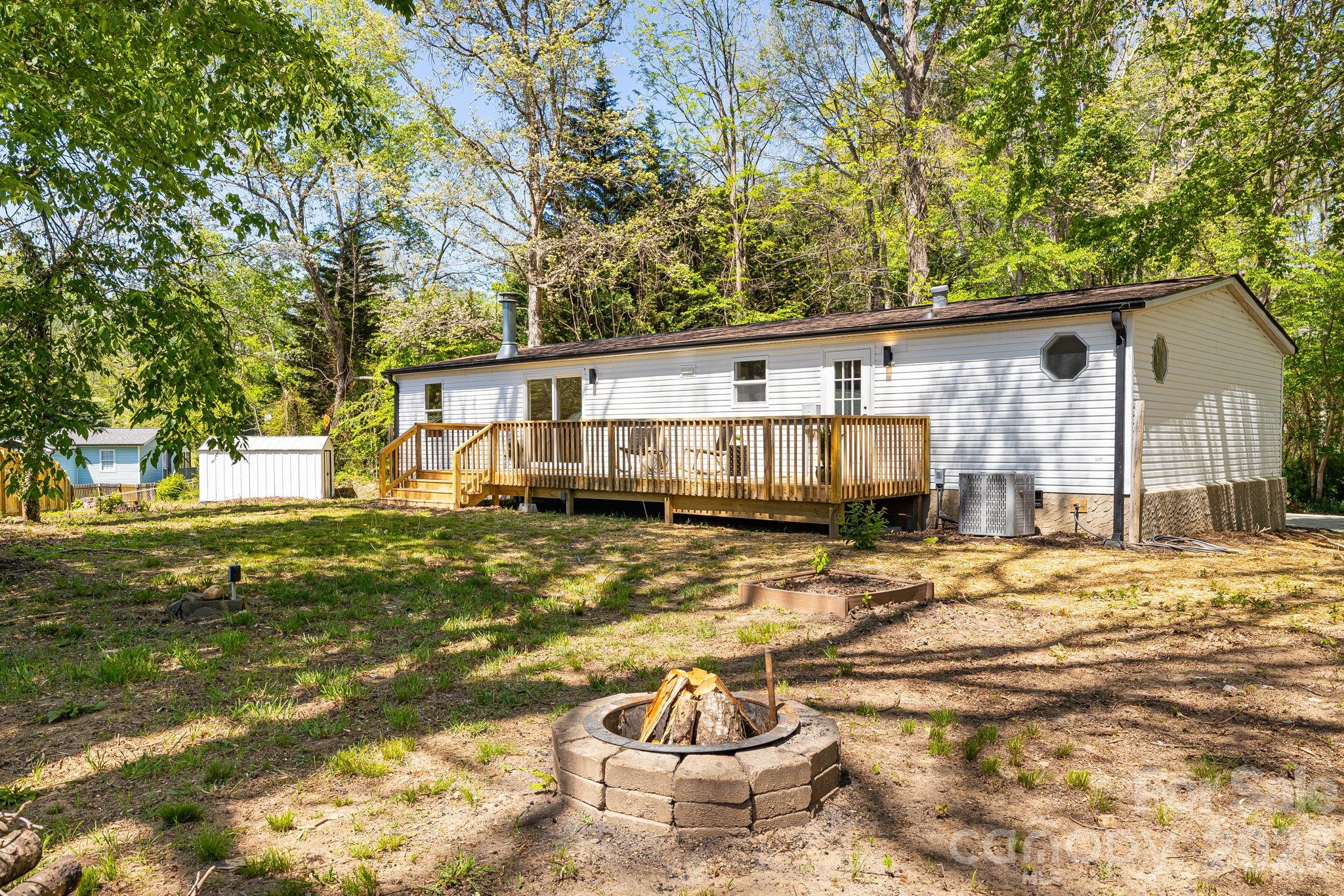 4 Woodscape Drive Mills River NC 28759