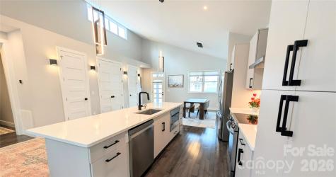 206 Flathouse Drive Asheville NC 28804