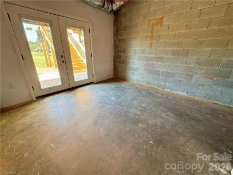 130 Oak Pointe Lane Wilkesboro NC 28697