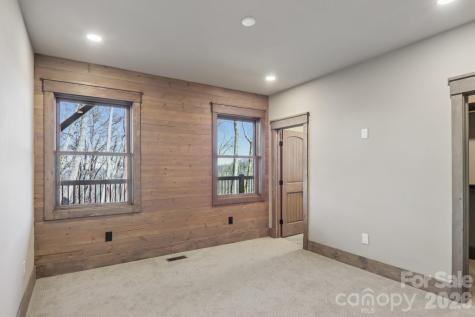 102 Iga Trail Maggie Valley NC 28751