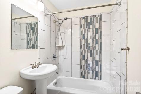 34 Wolfe Cove Road Asheville NC 28804
