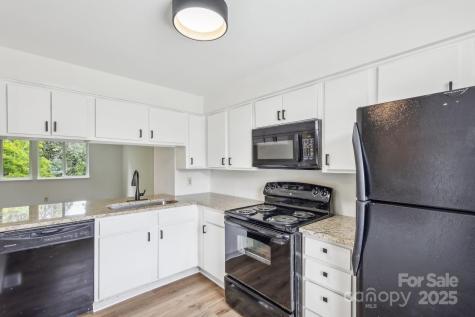 9424 Lexington Circle Charlotte NC 28213