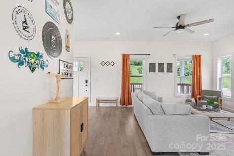 8 Green Tree Lane Asheville NC 28805