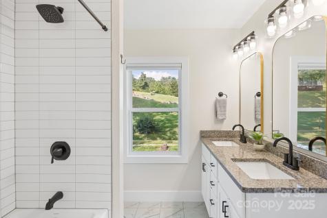 8 Green Tree Lane Asheville NC 28805