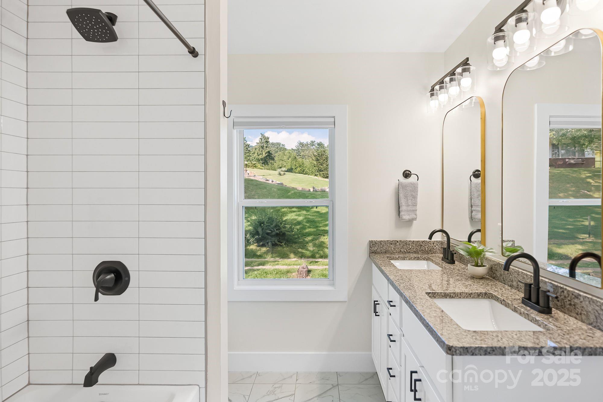 8 Green Tree Lane Asheville NC 28805