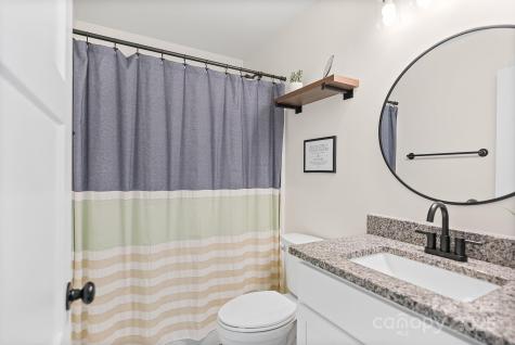 8 Green Tree Lane Asheville NC 28805