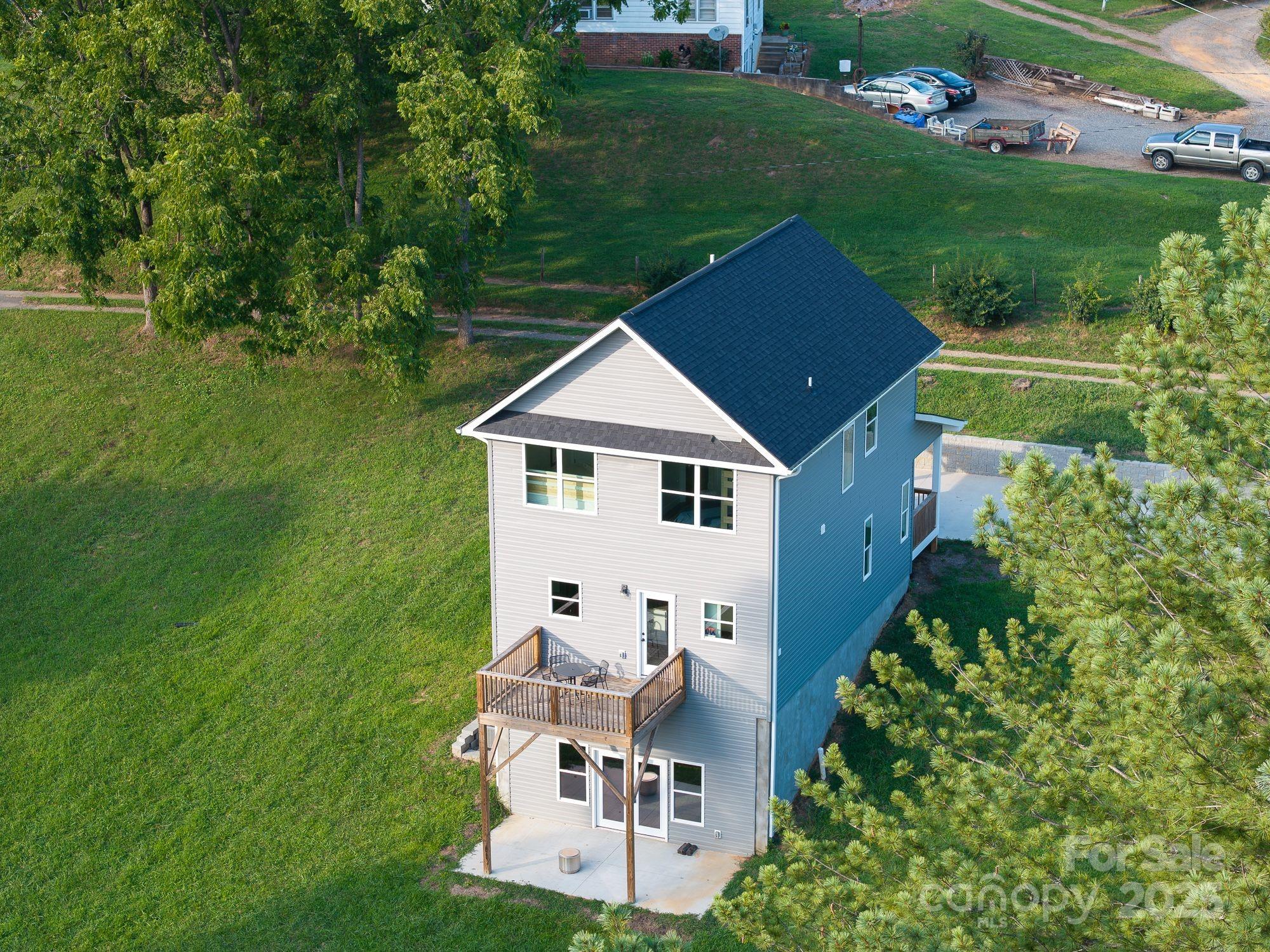 8 Green Tree Lane Asheville NC 28805