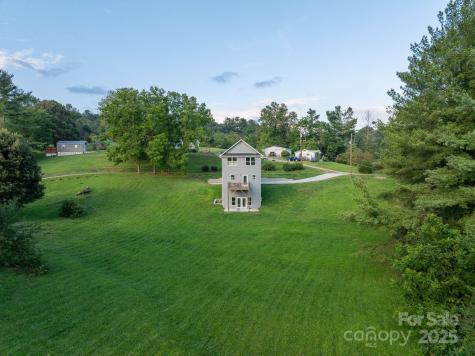 8 Green Tree Lane Asheville NC 28805