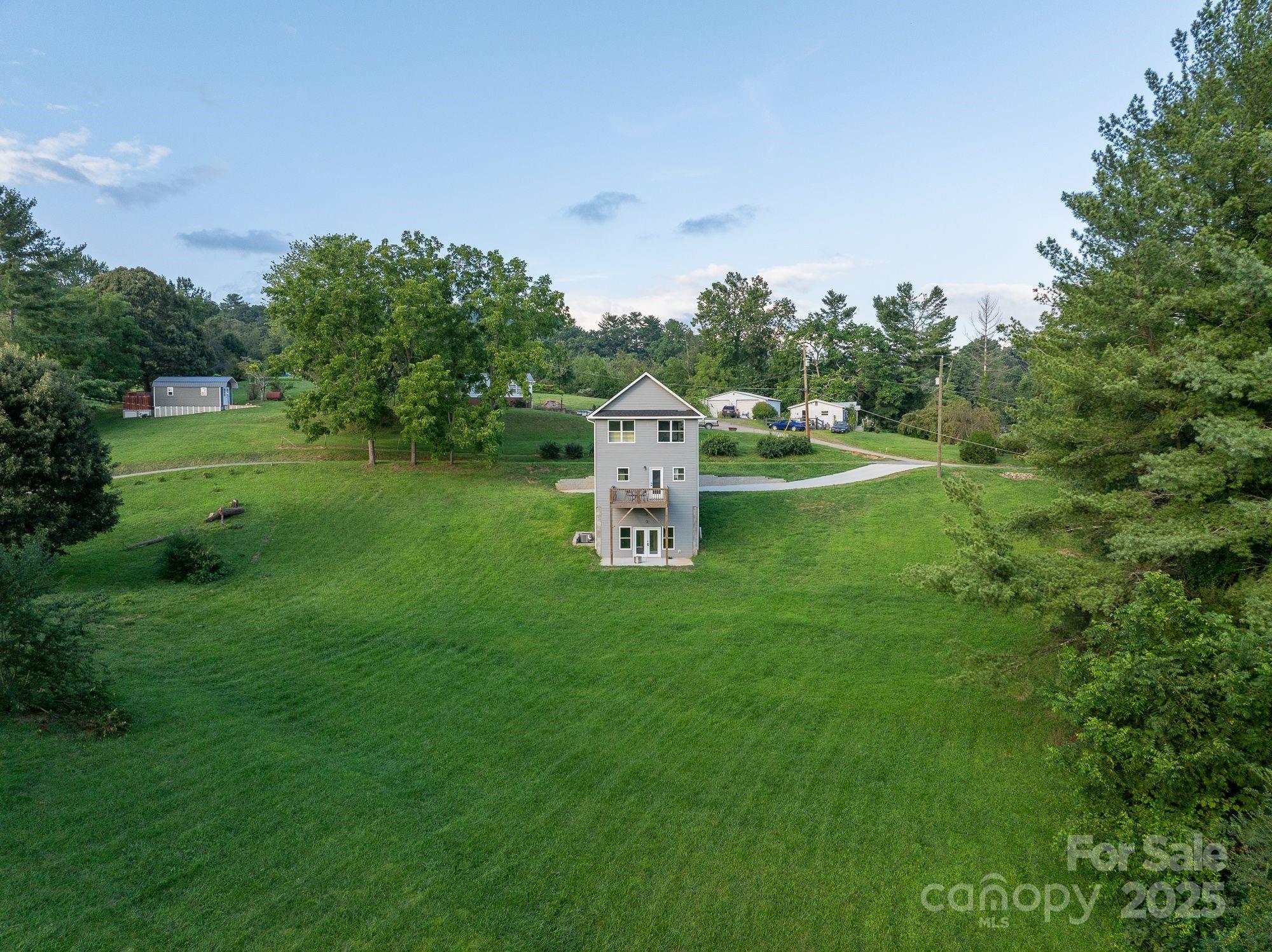 8 Green Tree Lane Asheville NC 28805