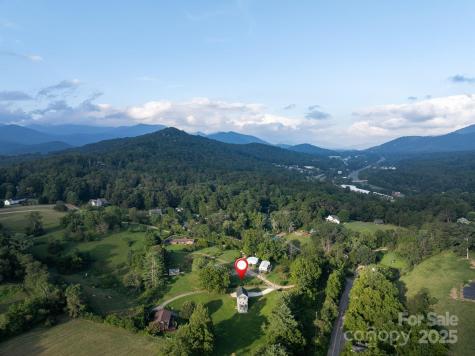 8 Green Tree Lane Asheville NC 28805