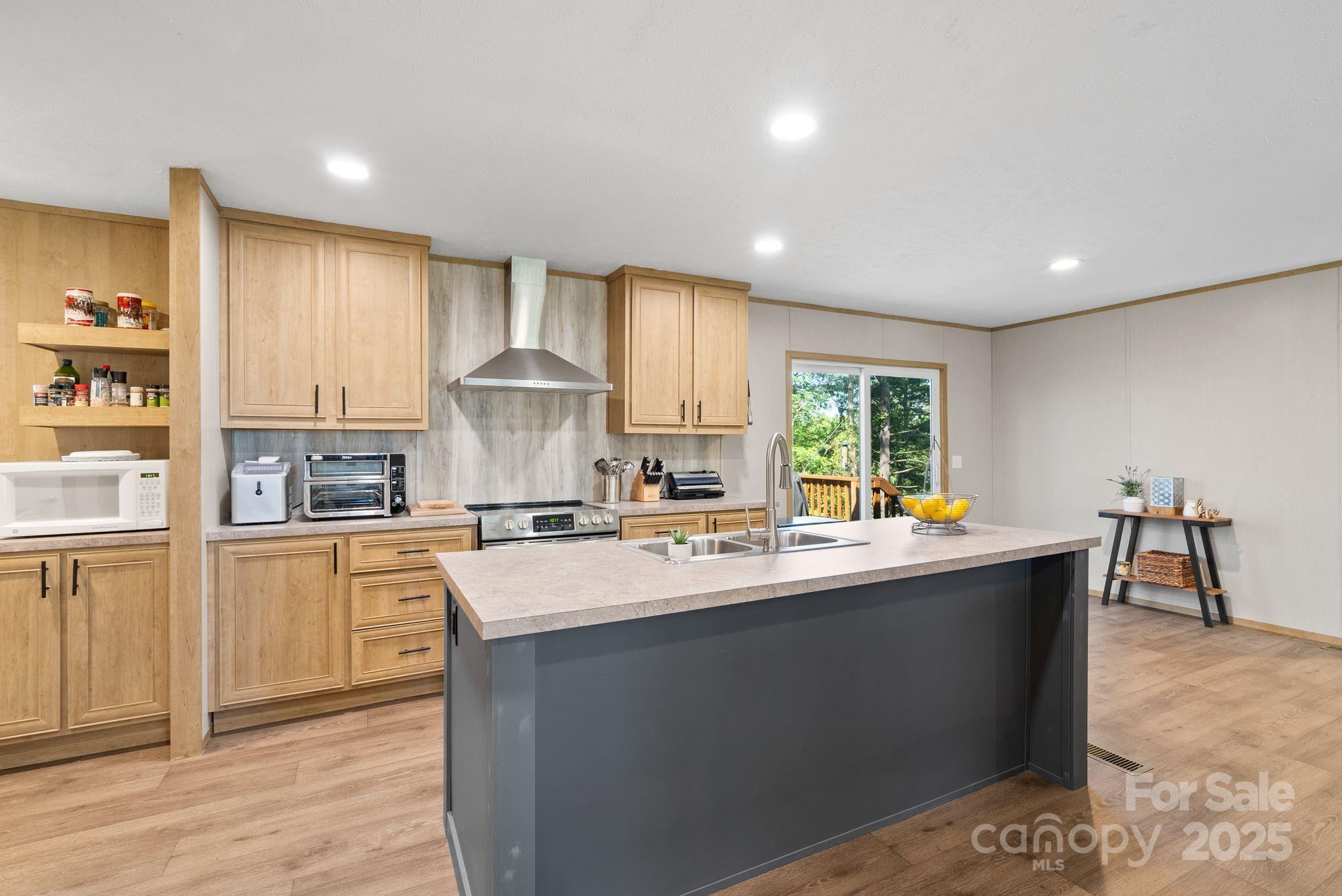 102 Kiwassa Lane Hendersonville NC 28792