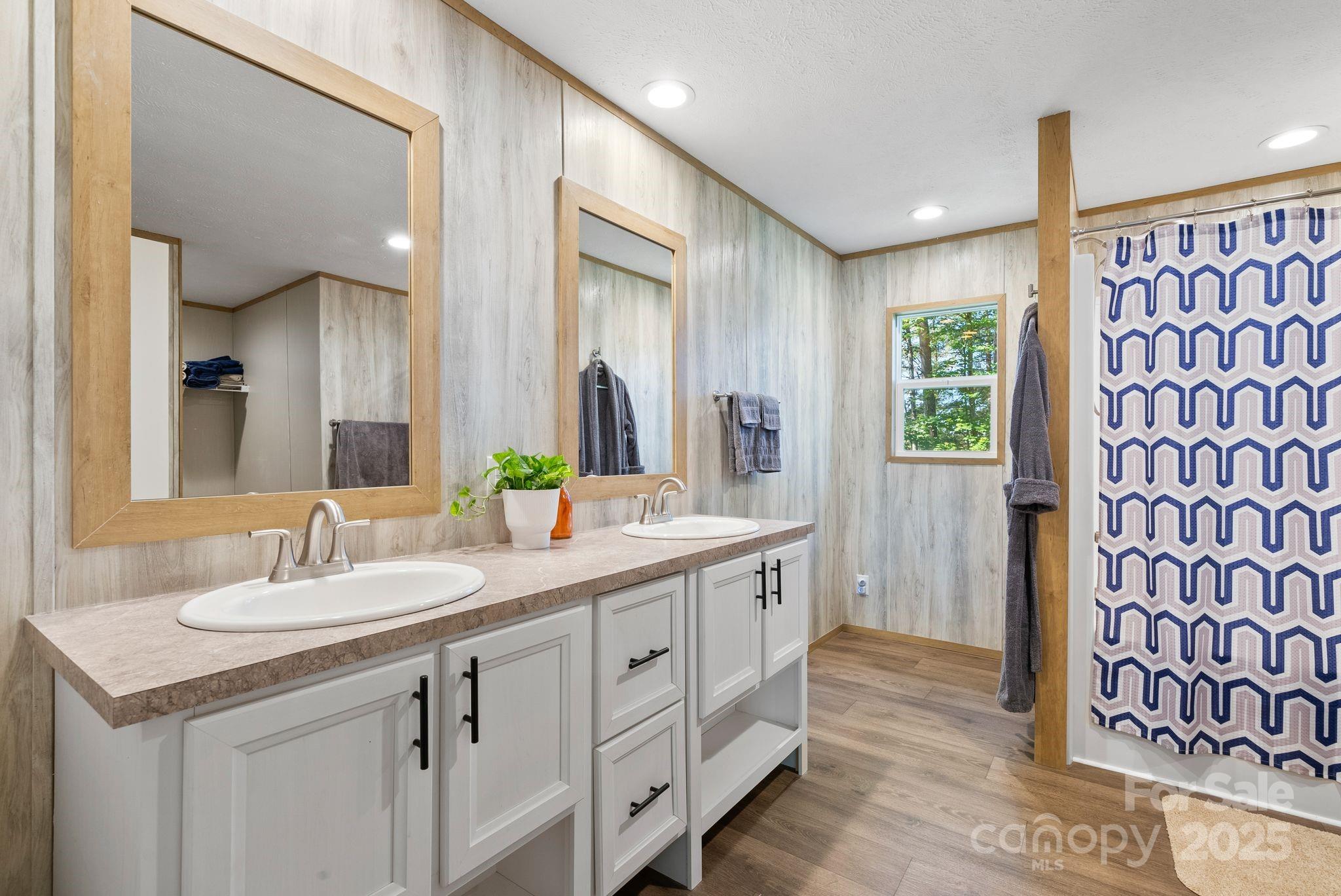102 Kiwassa Lane Hendersonville NC 28792