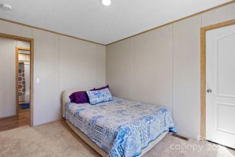 102 Kiwassa Lane Hendersonville NC 28792