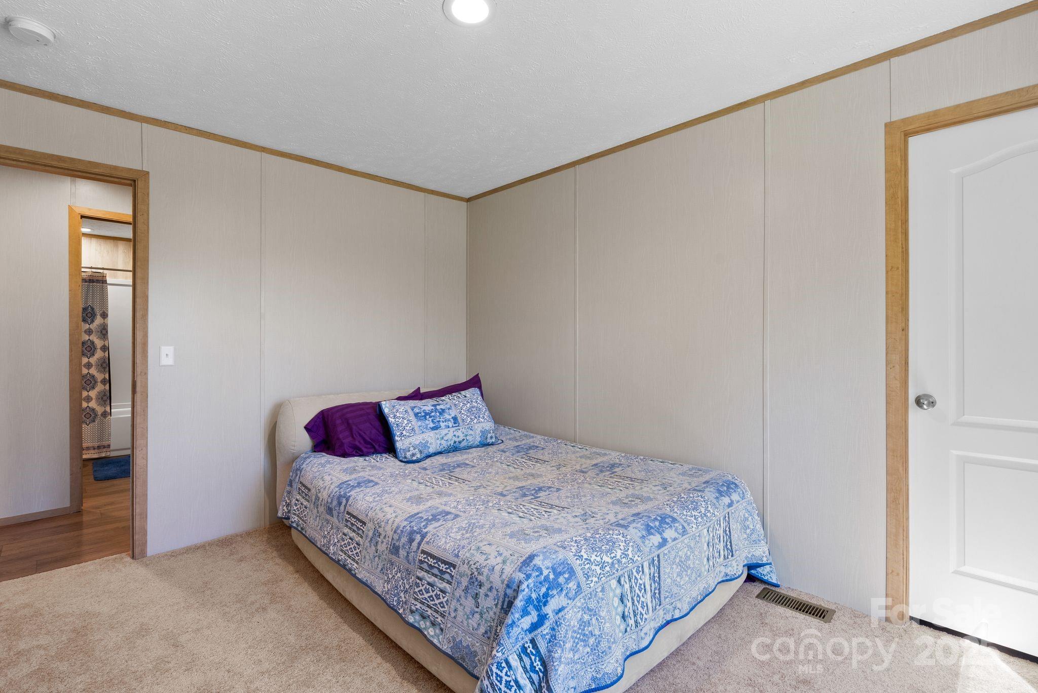 102 Kiwassa Lane Hendersonville NC 28792