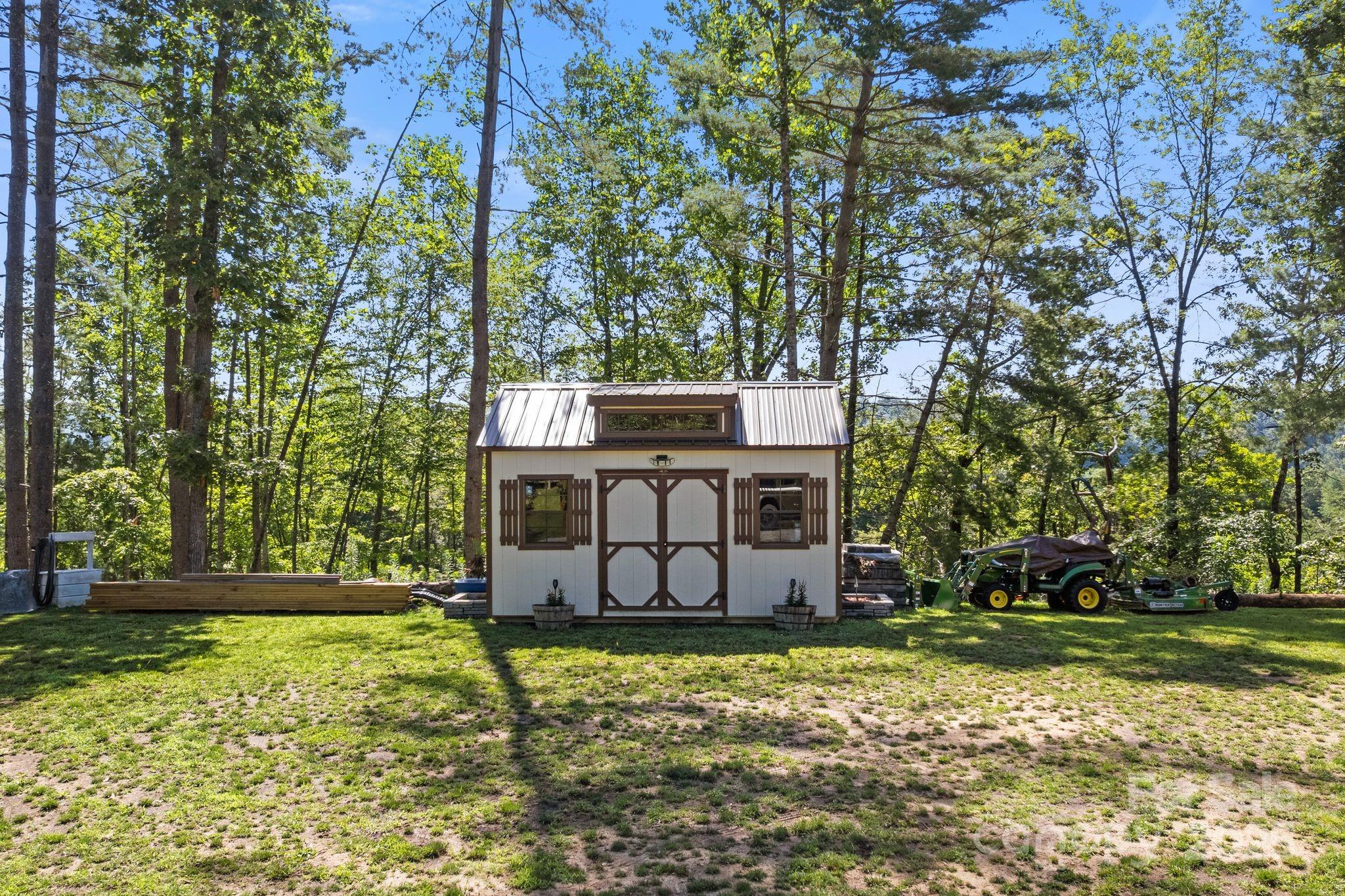 102 Kiwassa Lane Hendersonville NC 28792
