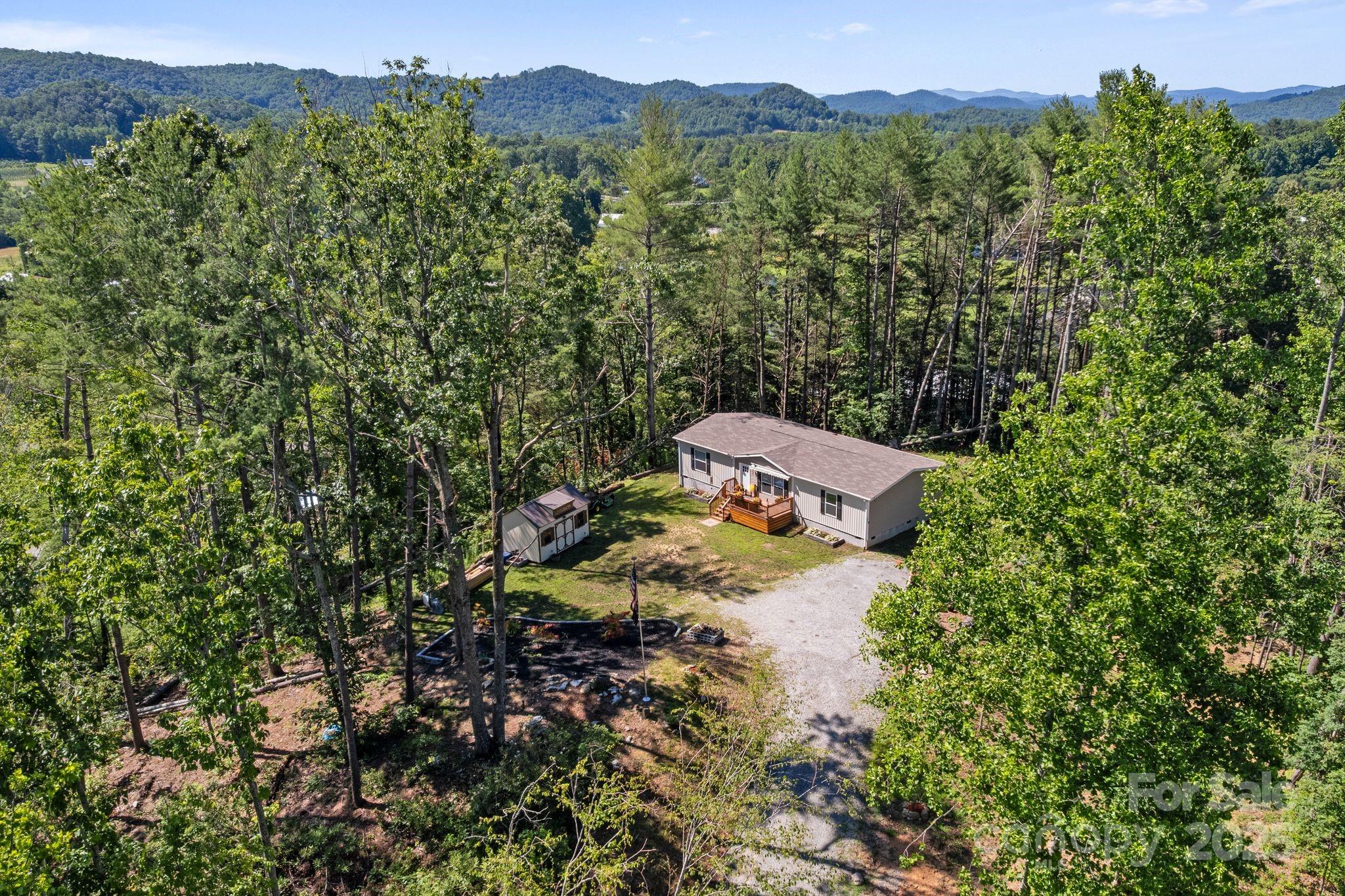 102 Kiwassa Lane Hendersonville NC 28792