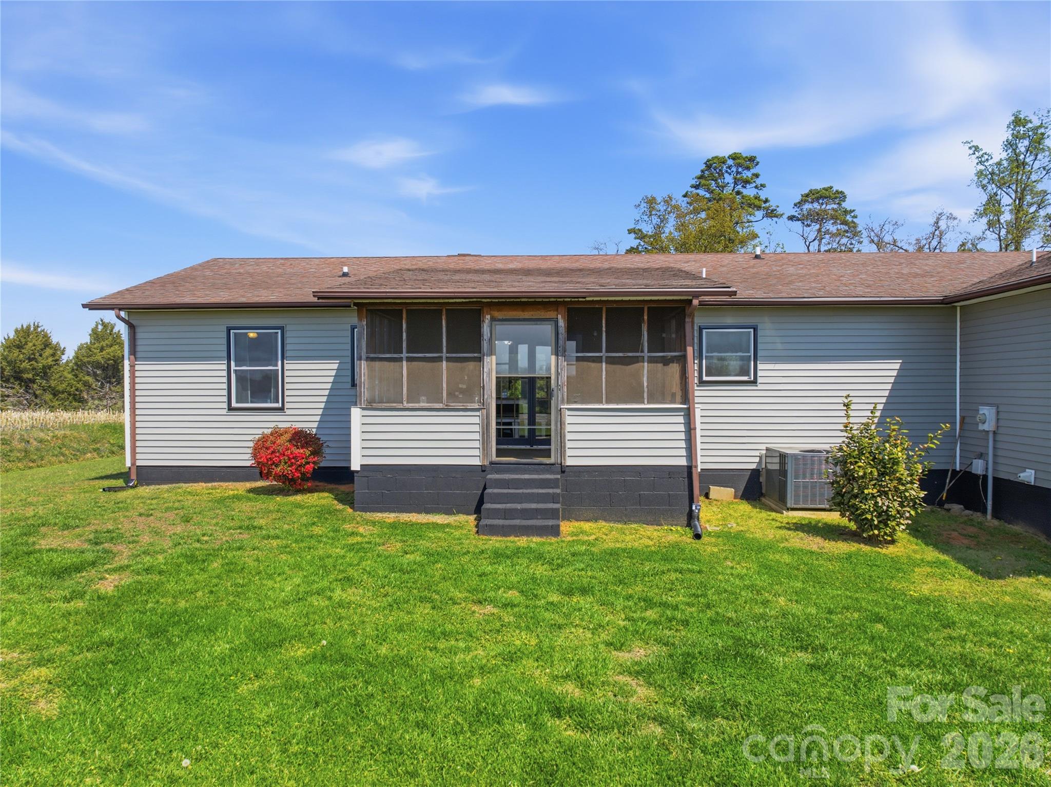 2452 Tower Road East Bend NC 27018