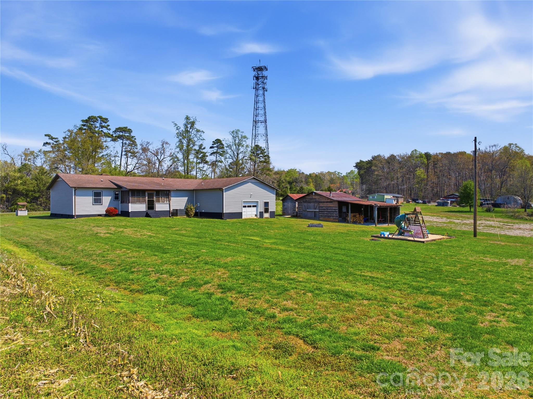 2452 Tower Road East Bend NC 27018