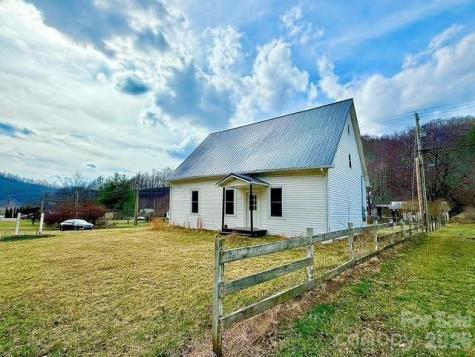 6367 Nc 261 Highway Bakersville NC 28705