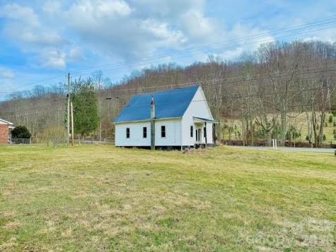 6367 Nc 261 Highway Bakersville NC 28705