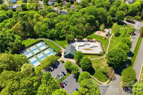 6048 Champions Crest Drive Charlotte NC 28269