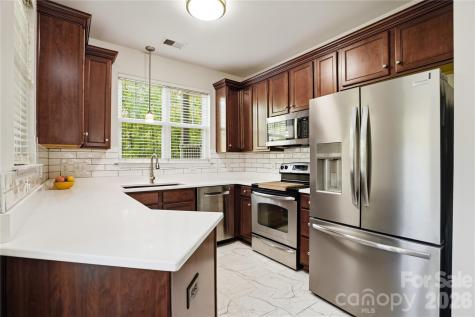 6048 Champions Crest Drive Charlotte NC 28269