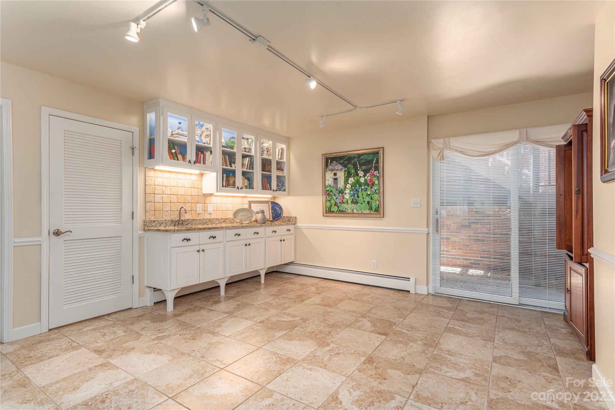 137 Stratford Road Asheville NC 28804