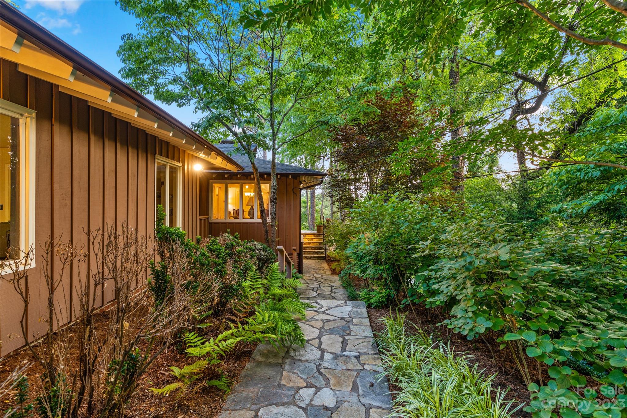 137 Stratford Road Asheville NC 28804