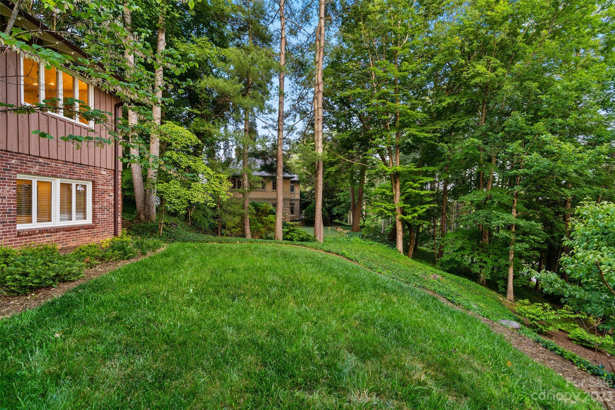 137 Stratford Road Asheville NC 28804