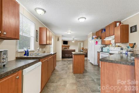 5139 Pine Springs Drive Bessemer City NC 28016