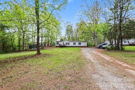 5139 Pine Springs Drive Bessemer City NC 28016