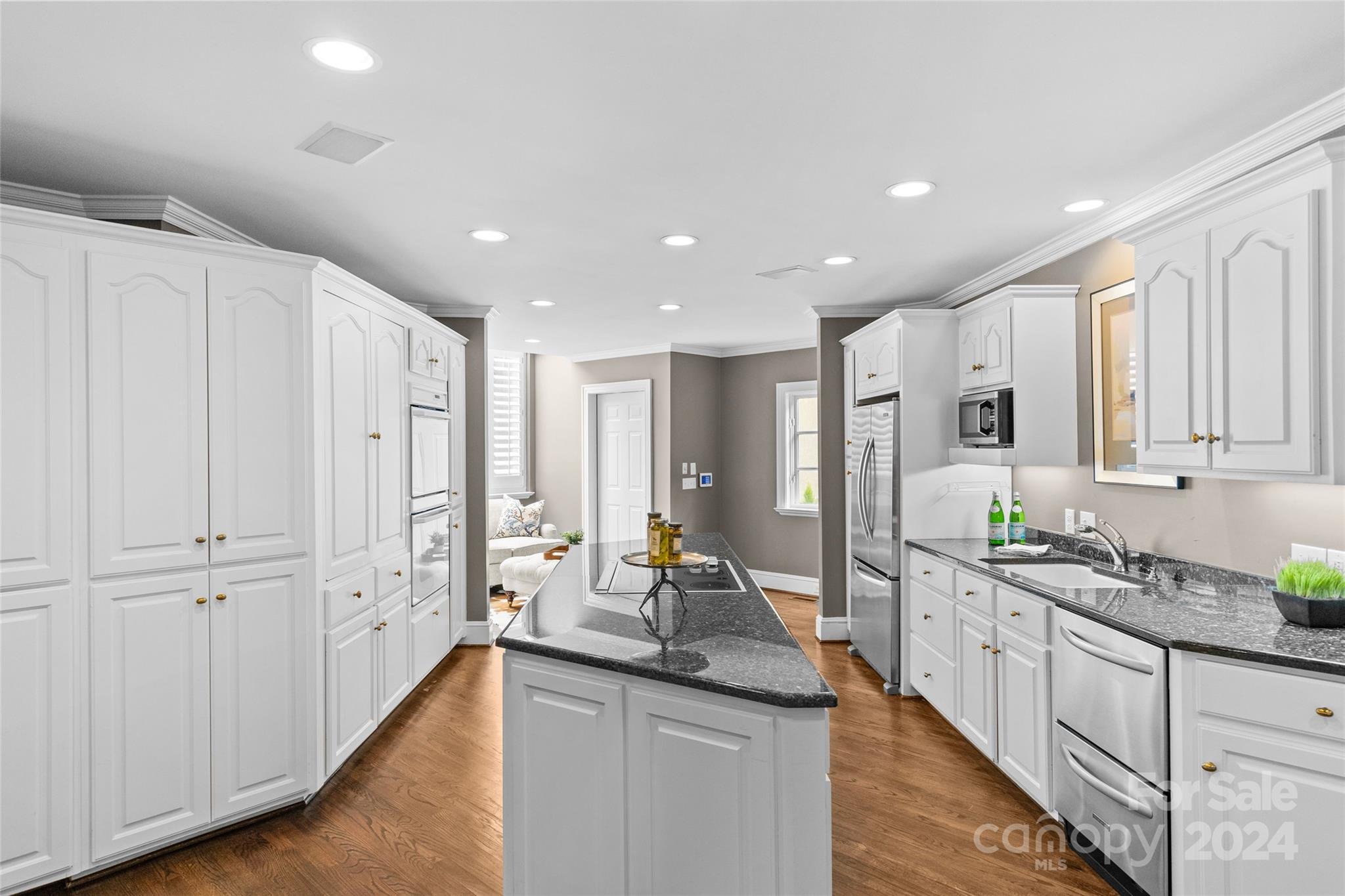 808 Hungerford Place Charlotte NC 28207