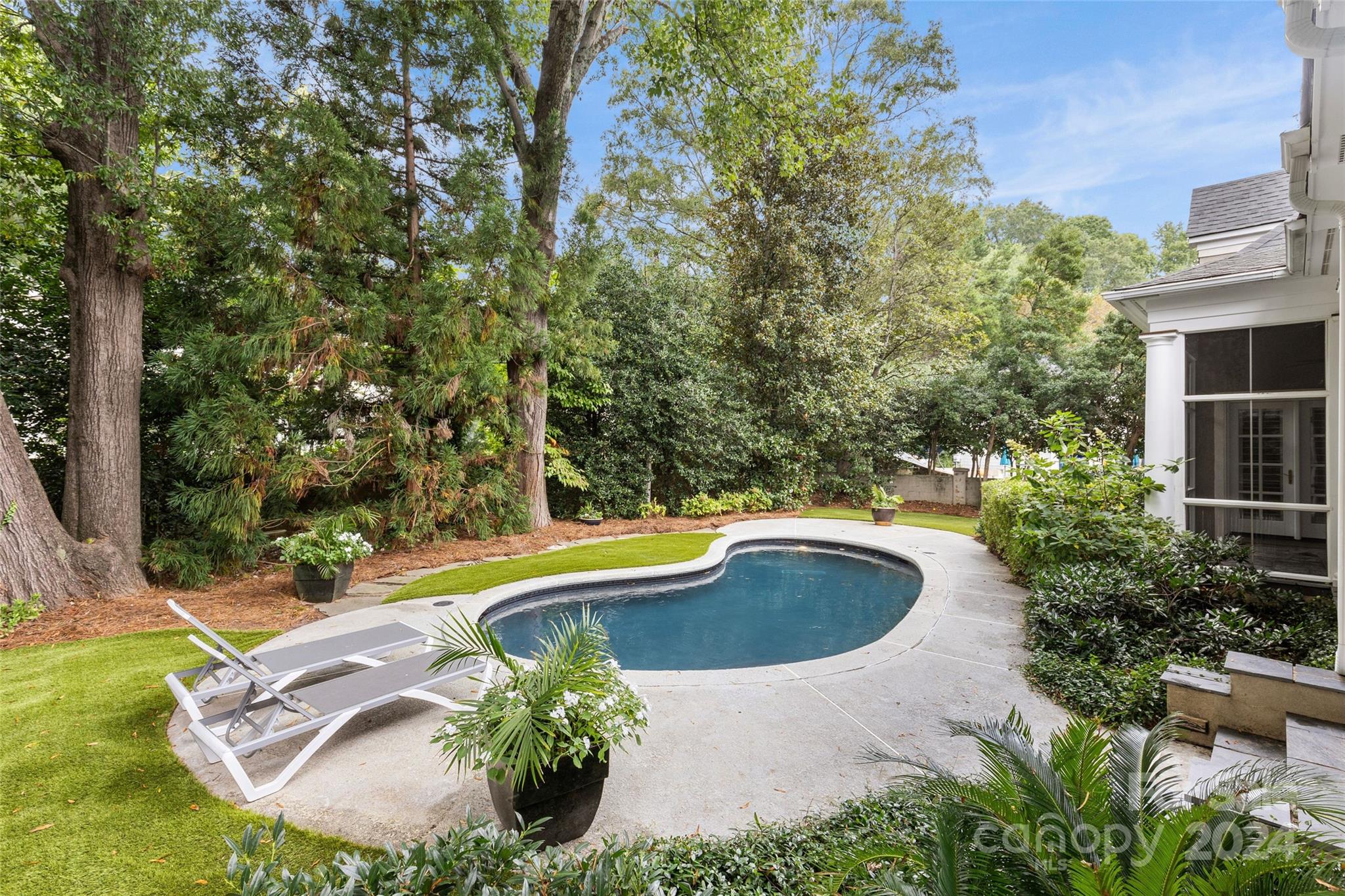 808 Hungerford Place Charlotte NC 28207