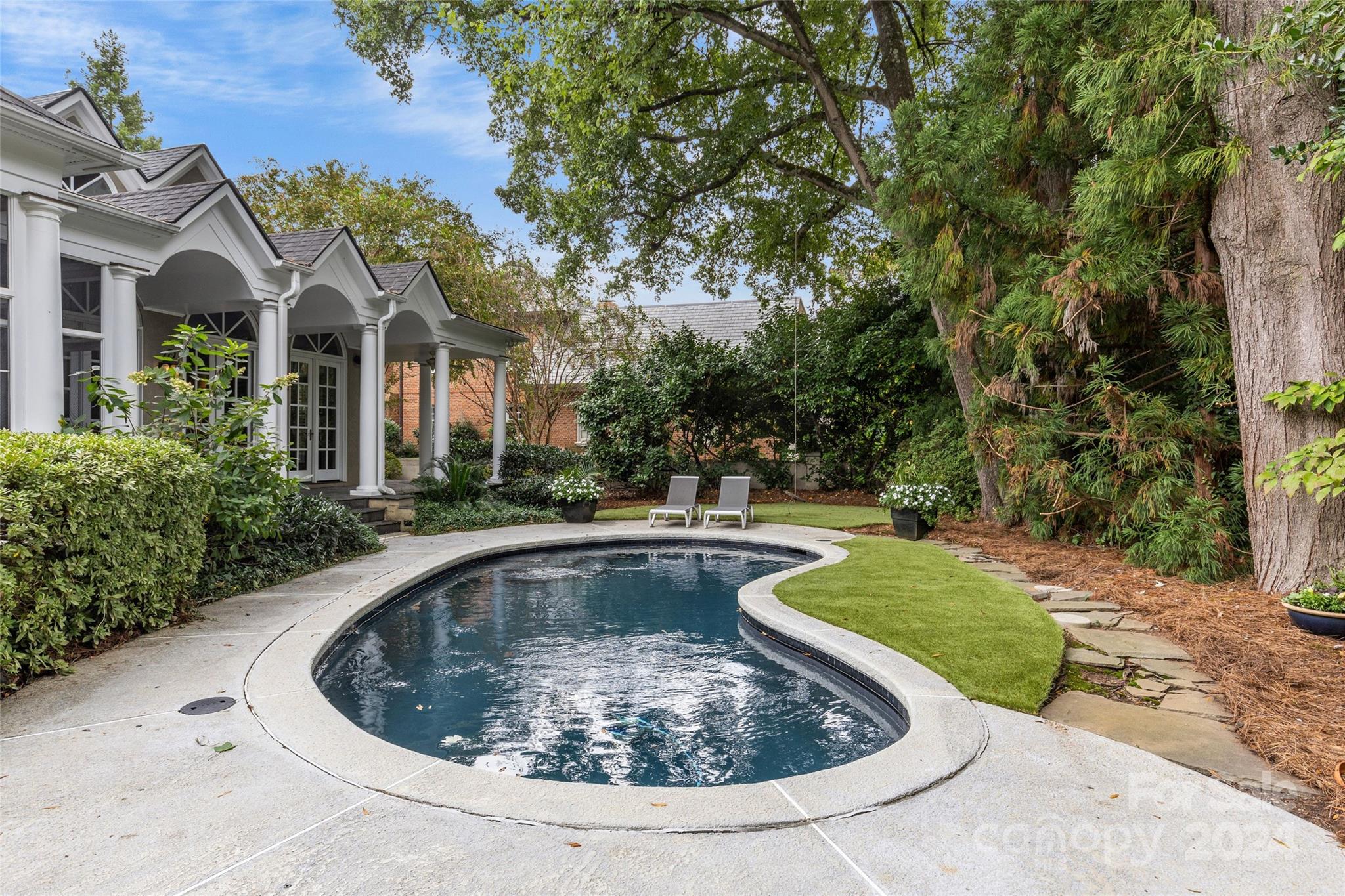 808 Hungerford Place Charlotte NC 28207