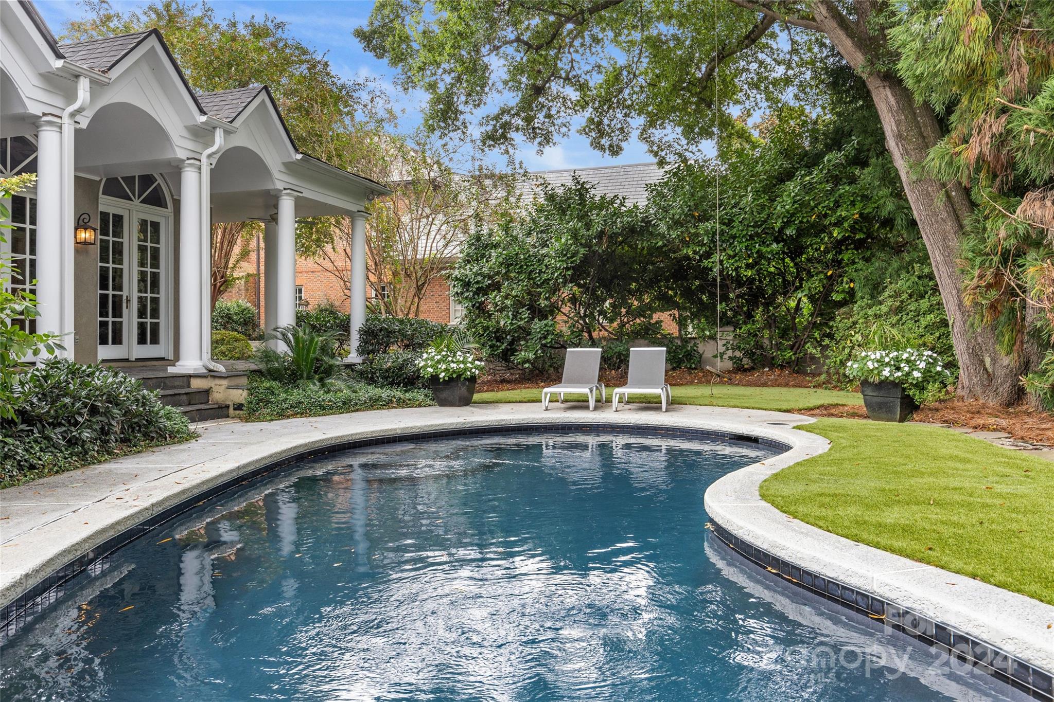 808 Hungerford Place Charlotte NC 28207