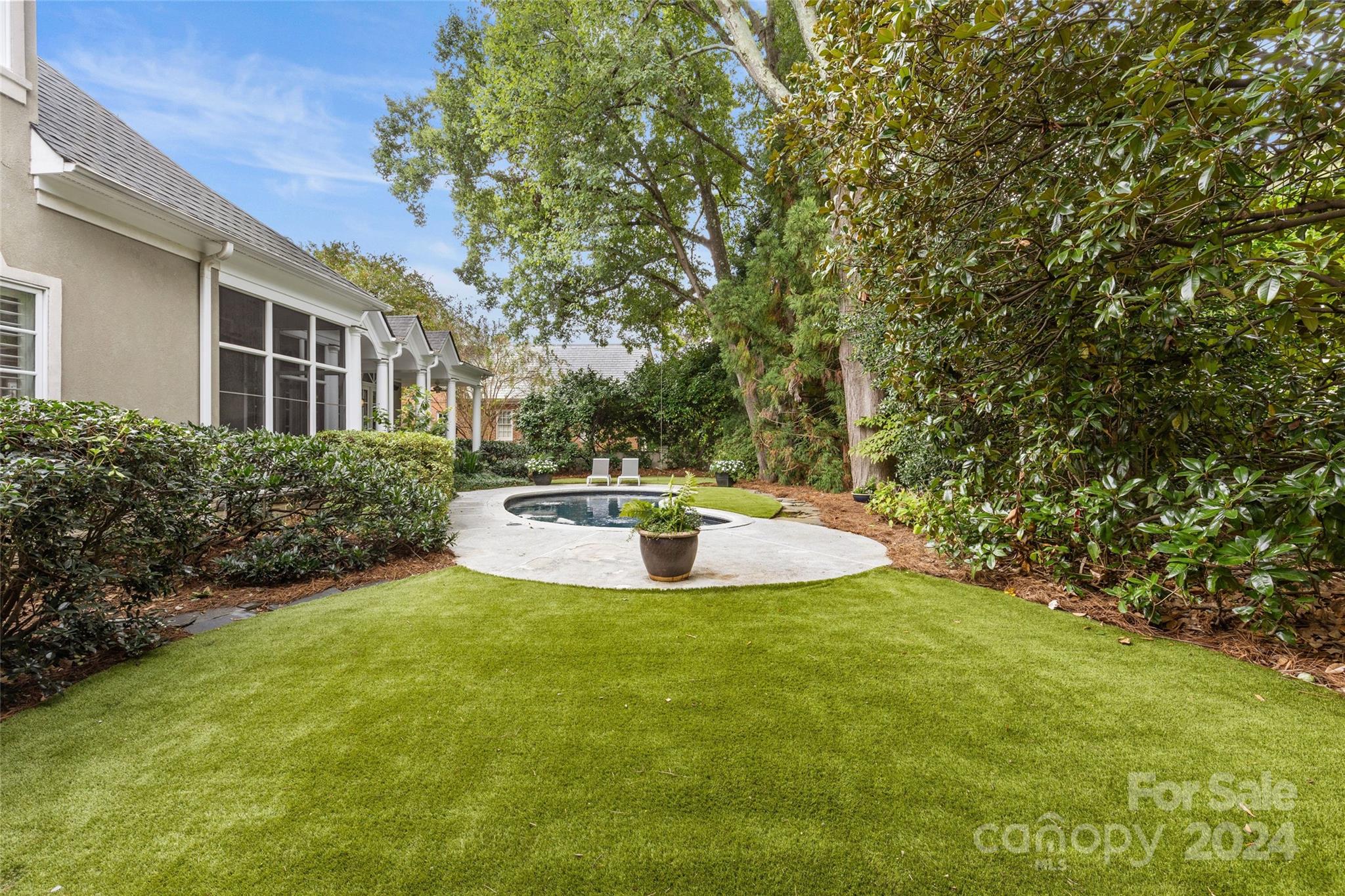 808 Hungerford Place Charlotte NC 28207
