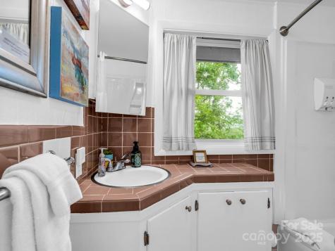 6 N Delano Road Asheville NC 28805