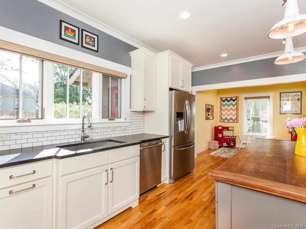 18 Saint Dunstans Circle Asheville NC 28803