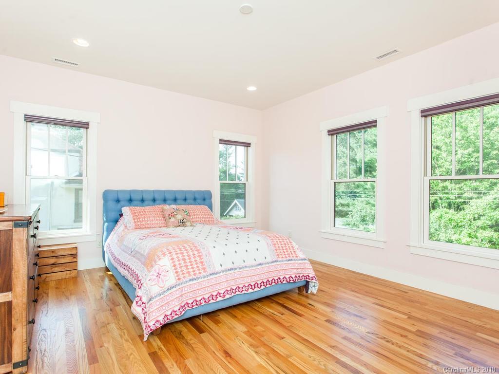 18 Saint Dunstans Circle Asheville NC 28803