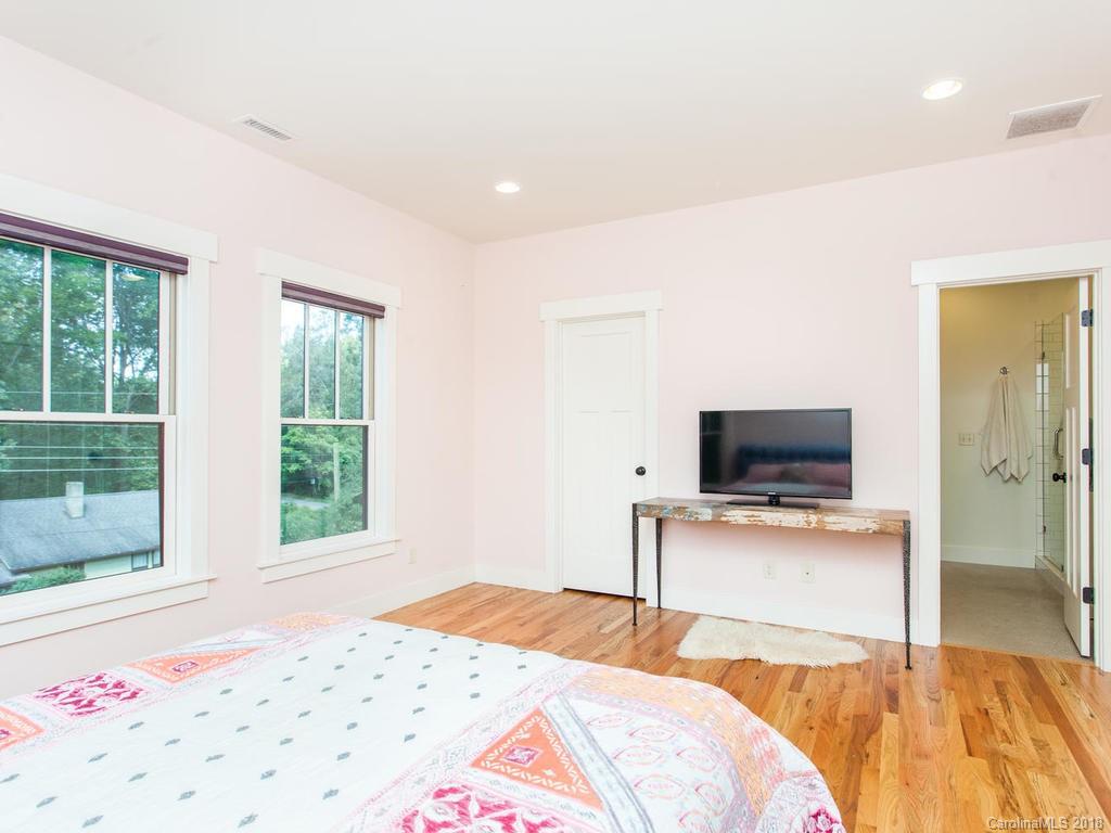 18 Saint Dunstans Circle Asheville NC 28803