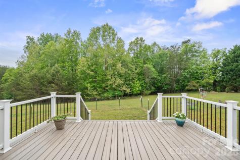 2517 Horseshoe Road Westfield NC 27053