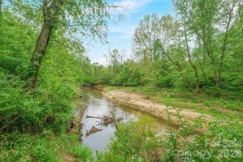 2517 Horseshoe Road Westfield NC 27053