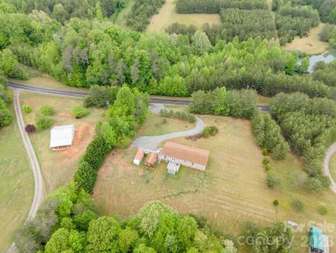 2517 Horseshoe Road Westfield NC 27053