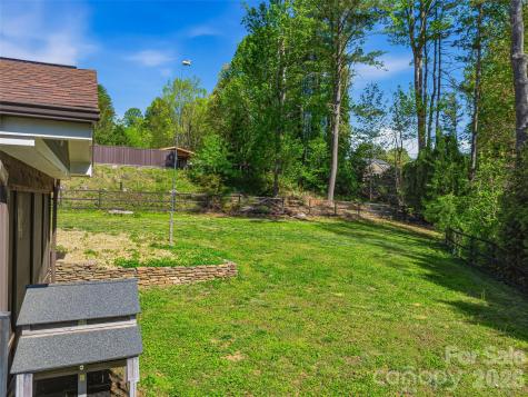 73 Redwood Street Brevard NC 28712