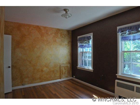15 Colonial Place Asheville NC 28804