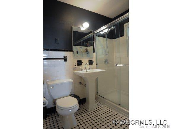 15 Colonial Place Asheville NC 28804
