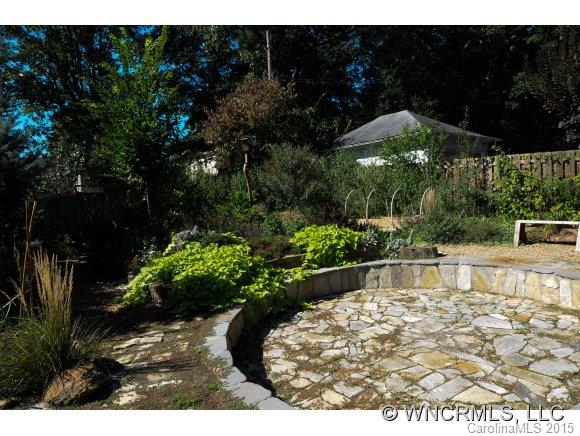 15 Colonial Place Asheville NC 28804