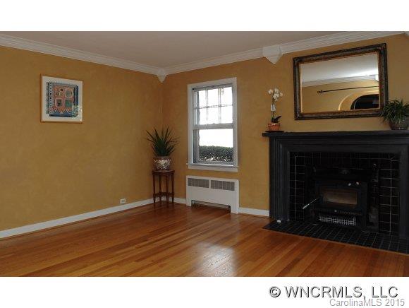 15 Colonial Place Asheville NC 28804